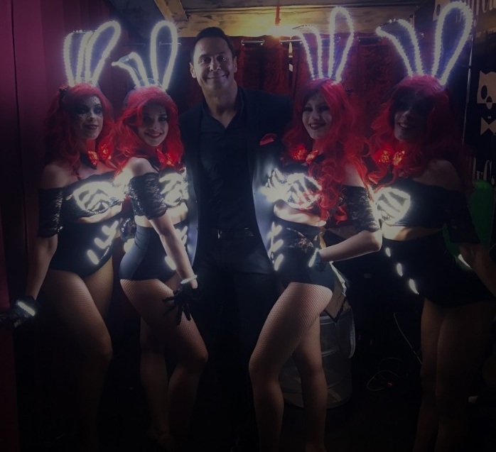 Стас Костюшкин: "Спасибо, красавицы! отличное шоу!" Световое танцевально-вокальное Шоу QUNTESSENCE и Стас Костюшкин